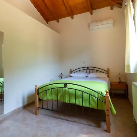 Afrato Вилла Влахата